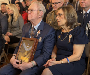 Wręczenie Krzyża Wielkiego Orderu Zasługi RP rodzicom Michaela Ollisa w Waszyngtonie, DC