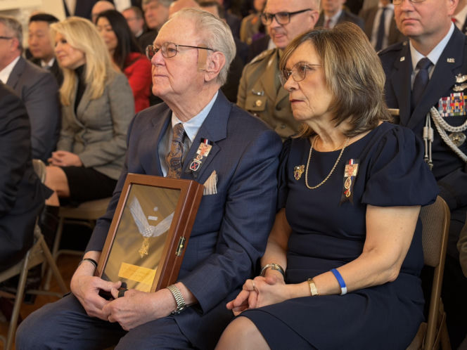 Wręczenie Krzyża Wielkiego Orderu Zasługi RP rodzicom Michaela Ollisa w Waszyngtonie, DC