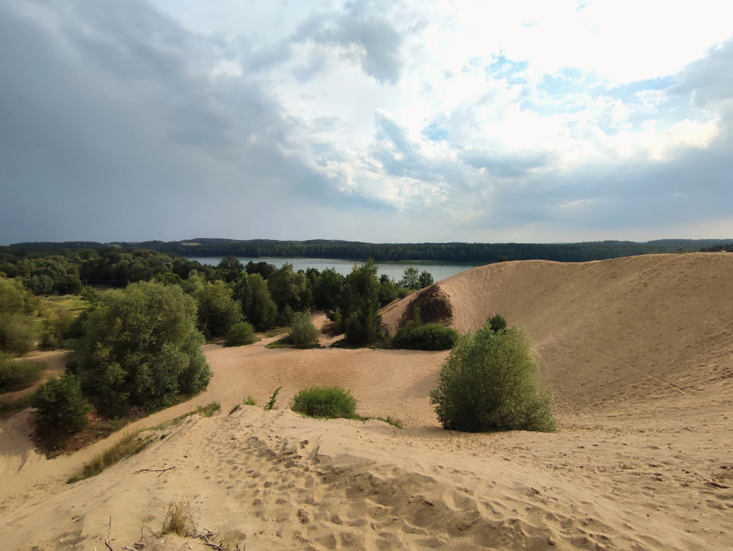 Stare Juchy jak Abu Zabi? Piaskowa góra na Mazurach przypomina egzotyczną pustynię [ZDJĘCIA]