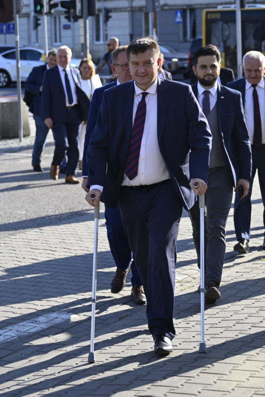 Kaczyński zwołał ważne posiedzenie PiS. Politycy już zjeżdżają na Nowogrodzką