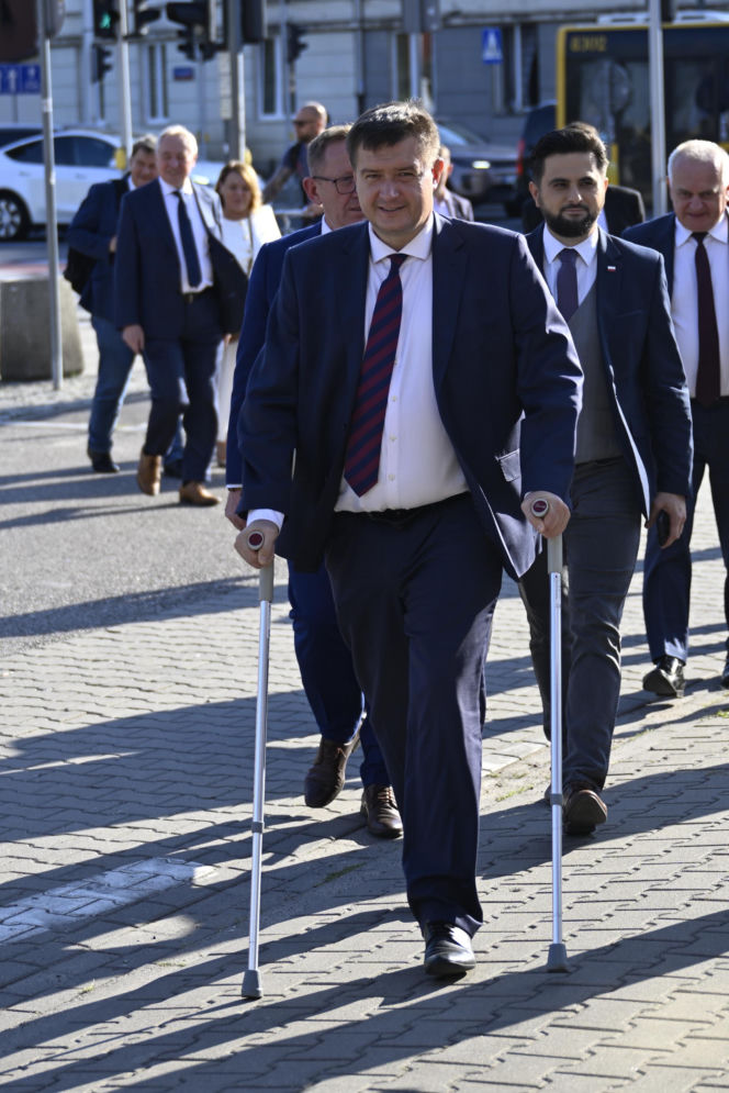 Kaczyński zwołał ważne posiedzenie PiS. Politycy już zjeżdżają na Nowogrodzką