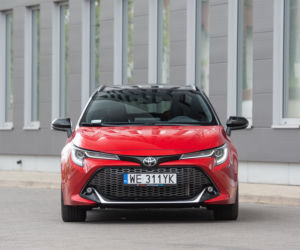 Toyota Corolla TS Kombi GR Sport 2.0 Hybrid 180 KM e-CVT 