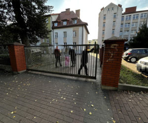 Jakub miał dziś urodziny. Chwycił nóż i zaczął atakować. Był cichy, nie rzucał się w  oczy