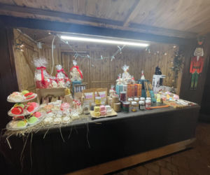 Pokémony, różowe gofry i zaskakujące różnice w cenach. Porównaliśmy łódzkie jarmarki