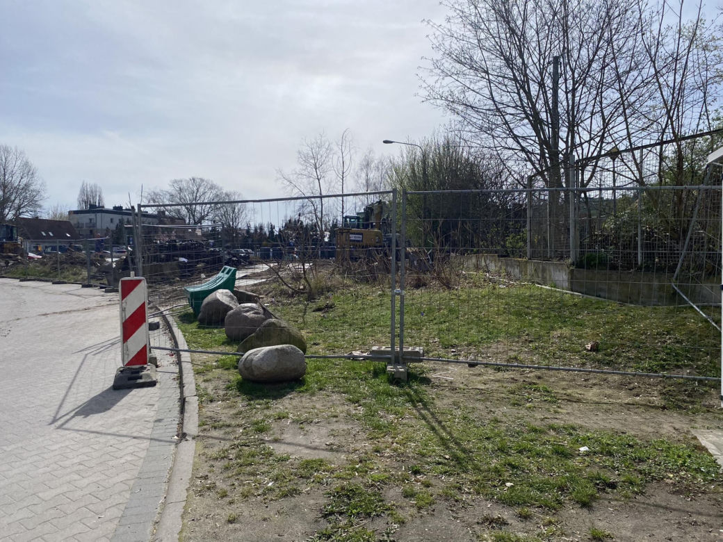 Prace przy ul. Harcerskiej w Zielonej Górze idą jak burza! O drzewie i wodzie nie ma śladu