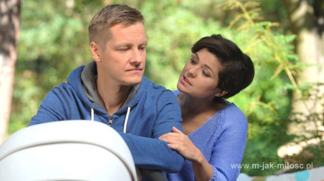 M jak miłość. Kinga (Katarzyna Cichopek), Piotrek (Marcin Mroczek)