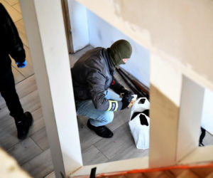 Policja weszła do kilkunastu mieszkań. Wielka akcja służb w Podlaskiem