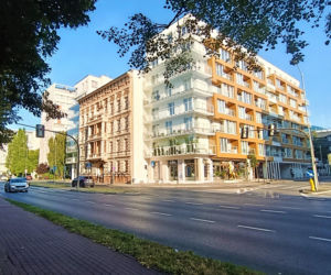 Oszpecona kamienica przy ul. Malczewskiego