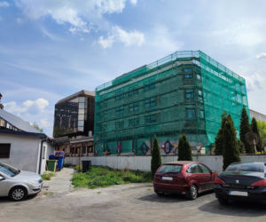 Oryginalny biurowiec w centrum Kielc w remoncie