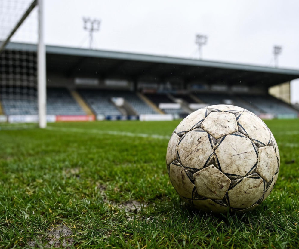 Ekstraklasa znów niepełna. Przed nami wielkie derby