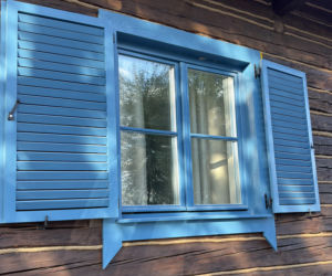 Remont drewnianej chaty w Tropiu (woj. małopolskie)