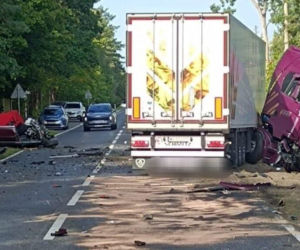 Śmiertelny wypadek w Stykowie na DK 42. Na miejscu zginął 23 letni mężczyzna