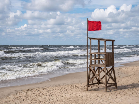 Sinice Sarbinowo. Czy w Sarbinowie można się kąpać 13.07? Flaga, warunki pogodowe