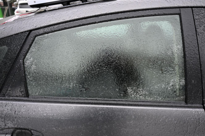 Gołoledź paraliżuje Polskę