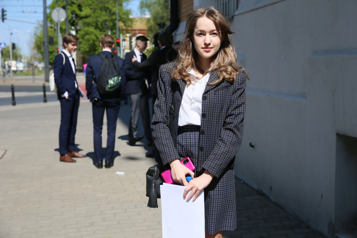 Matura była prosta! Warszawscy uczniowie skończyli egzamin z uśmiechem na ustach