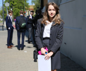 Matura była prosta! Warszawscy uczniowie skończyli egzamin z uśmiechem na ustach