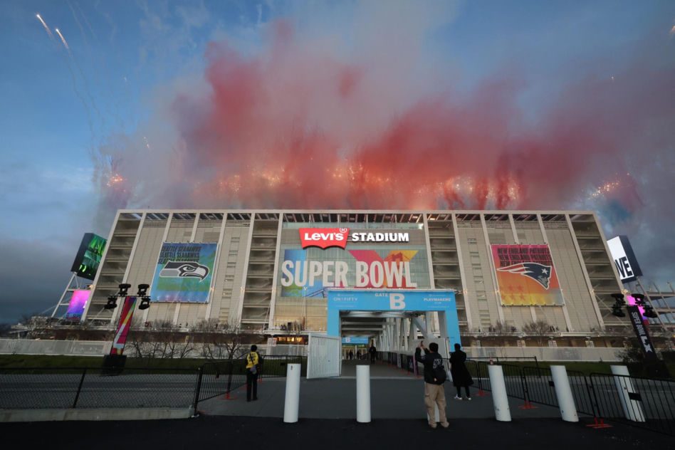 Halftime show na Super Bowl 2026: Bad Bunny, Lady Gaga, Pedro Pascal, Cardi B, John Bon Jovi i smaczki polityczne