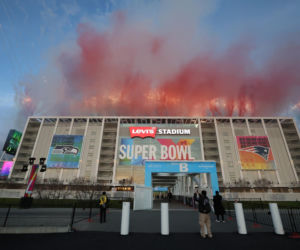 Halftime show na Super Bowl 2026: Bad Bunny, Lady Gaga, Pedro Pascal, Cardi B, John Bon Jovi i smaczki polityczne