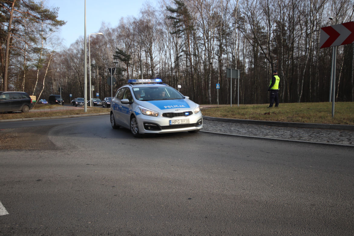 Śmigłowce i dziesiątki radiowozów na ulicach Małopolski