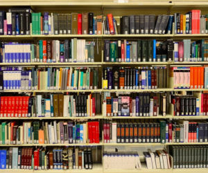 książki, biblioteka / zdjęcie ilustracyjne