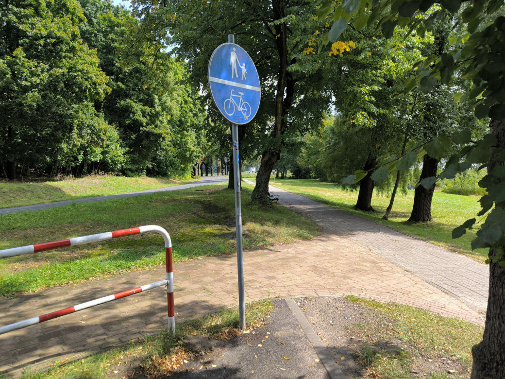 Promenada nad Jeziorem Łoniewskim w Osiecznej