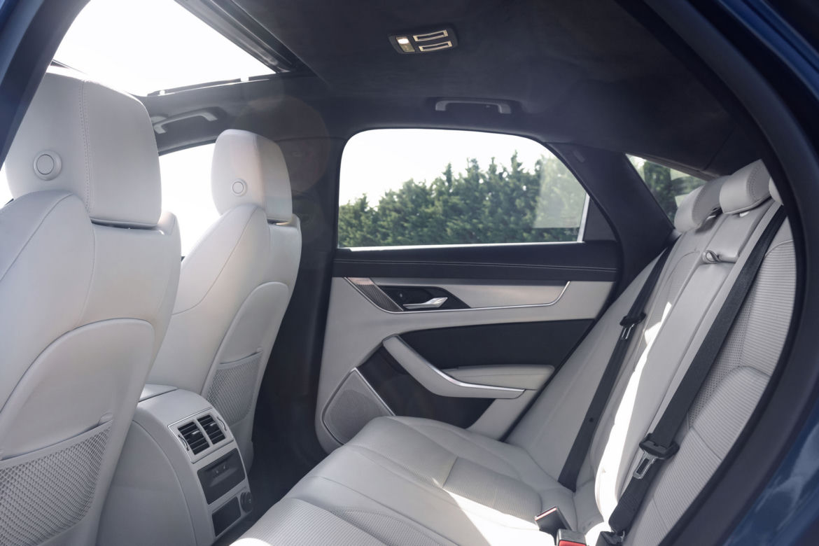 Nowy Jaguar XF (2021)
