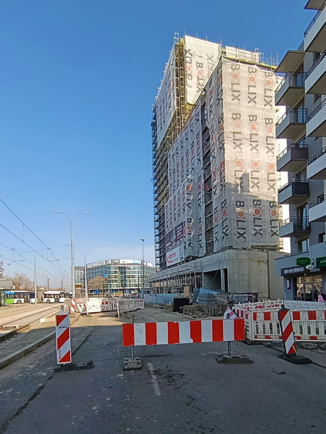 Zapadlisko na al. Powstańców Wlkp.