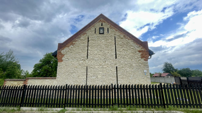 Przebudowa stodoły z wapienia w woj. opolskim. Dom
