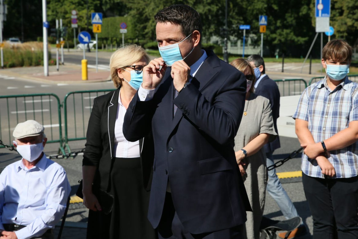 Rafał Trzaskowski ma koronawirusa. Trafił do szpitala