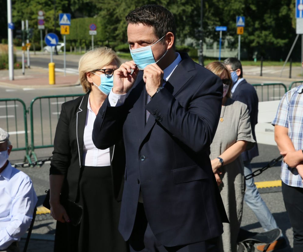 Rafał Trzaskowski ma koronawirusa. Trafił do szpitala