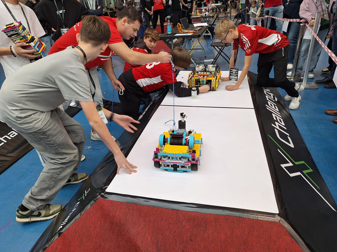 Roboty w natarciu. W Jasionce odbyła się kolejna edycja XChallenge