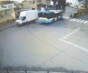 Autobus potrącił 74-letnią rowerzystkę
