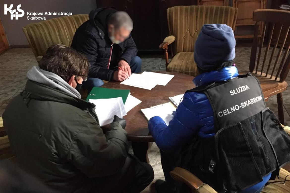 Warmińsko-mazurska KAS rozbiła zorganizowaną grupę przestępczą. Są kolejne zatrzymani