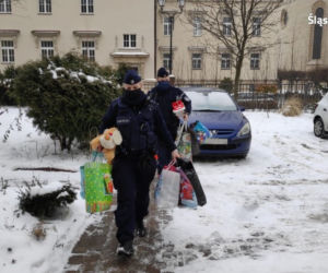 Katowice. Policjanci przekazali dary do domu dziecka