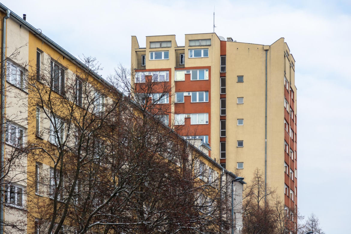 "Dom samotnych" na Etiudy Rewolucyjnej 9 w Warszawie