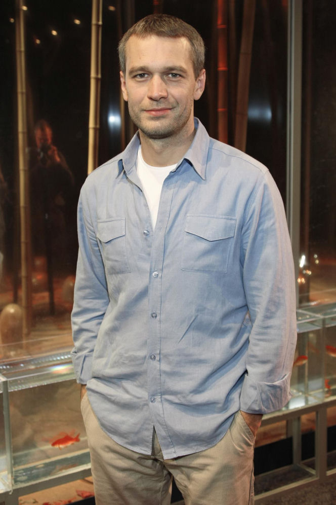 Michał Żebrowski od lat wciela się w Falkowicza w "Na dobre i na złe". Już na początku kariery aktorskiej był bożyszczem kobiet [GALERIA]