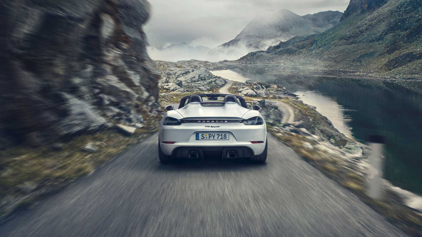 Porsche 718 Spyder i 718 Cayman GT4 z 4-litrowym bokserem