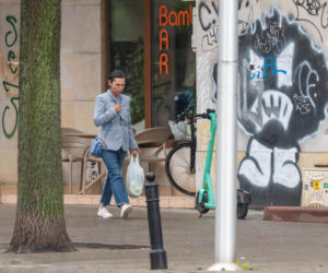 Olga Bończyk na czerwonym świetle