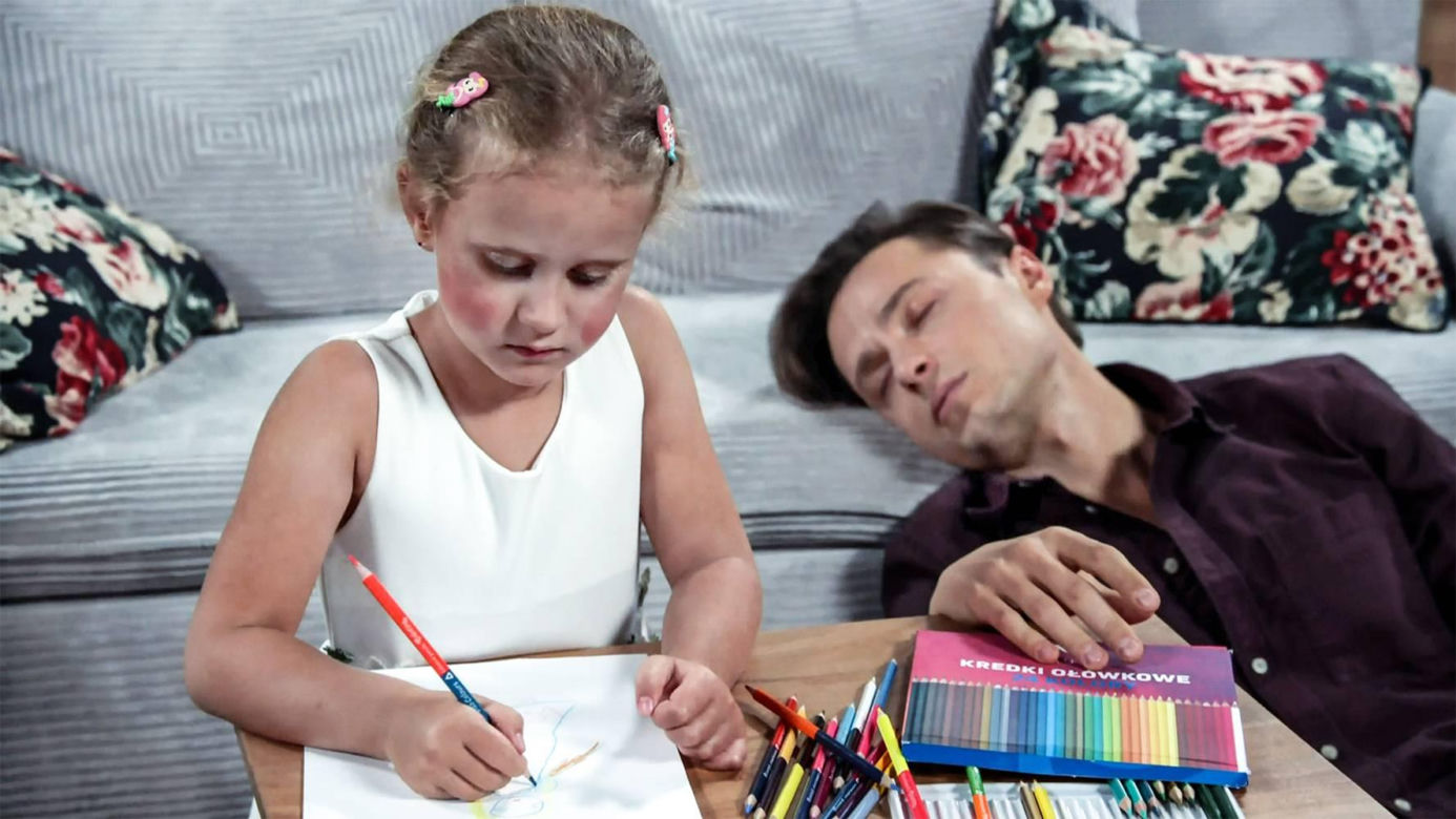 Pierwsza miłość, odcinek 3928. Krystian (Patryk Pniewski), Marlenka (Amelia i Emilia Baranowskie)