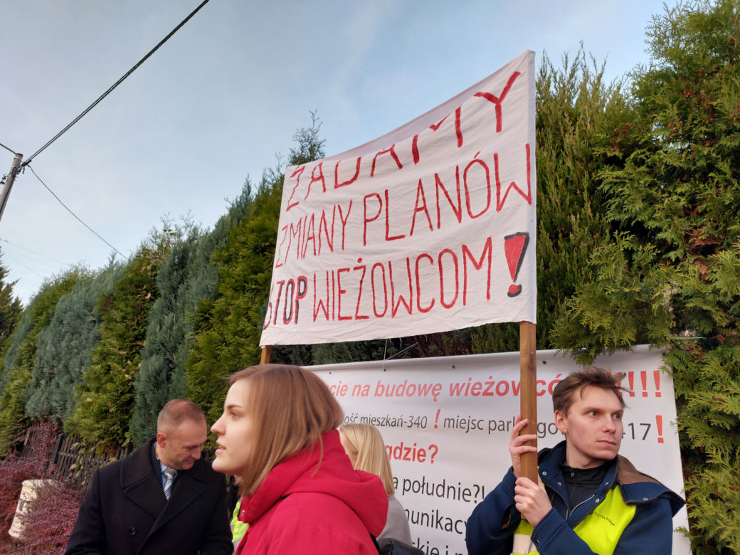 Protest mieszkańców Kostuchny przeciwko budowie wieżowców