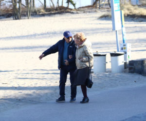 Stefan Friedmann z żoną na spacerze