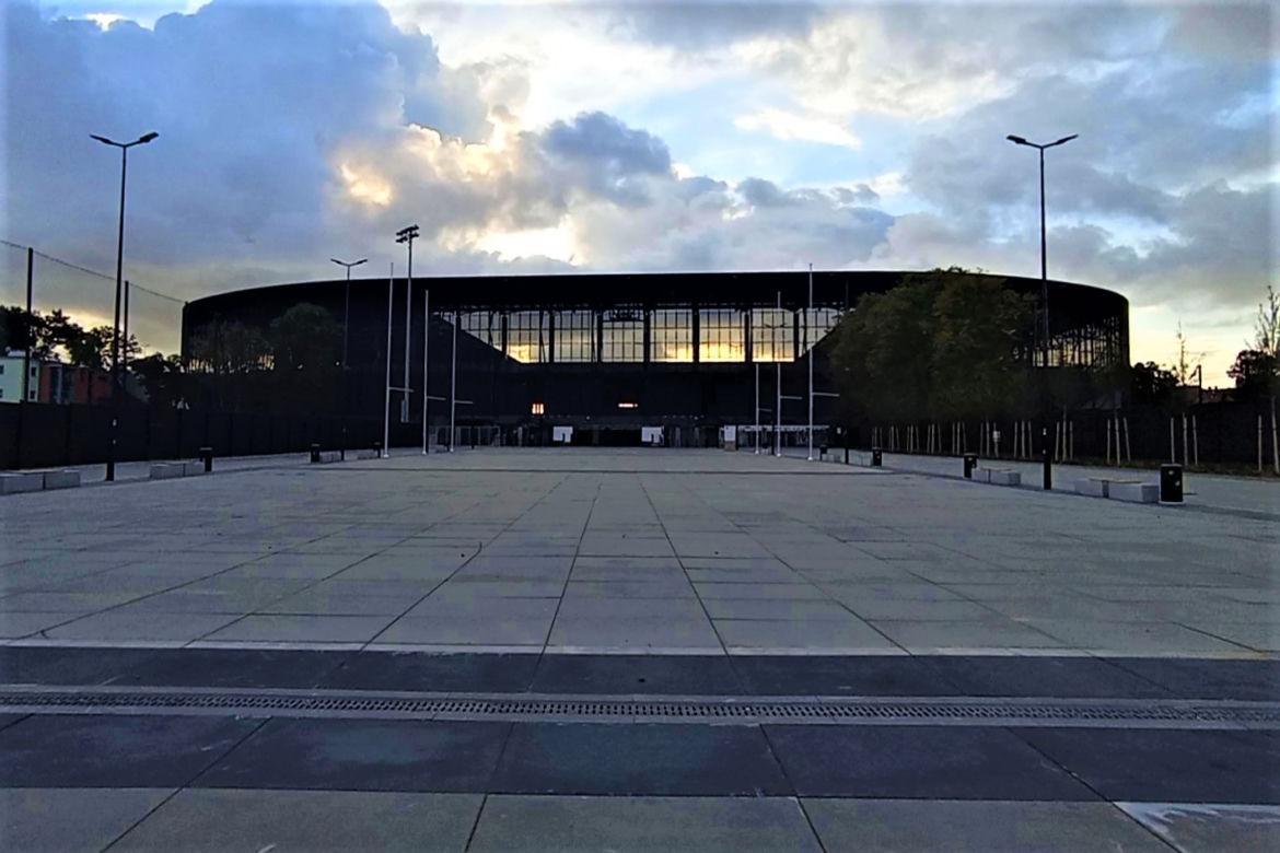 Spacery po nowym szczecińskim stadionie przyciągnęły wielu chętnych