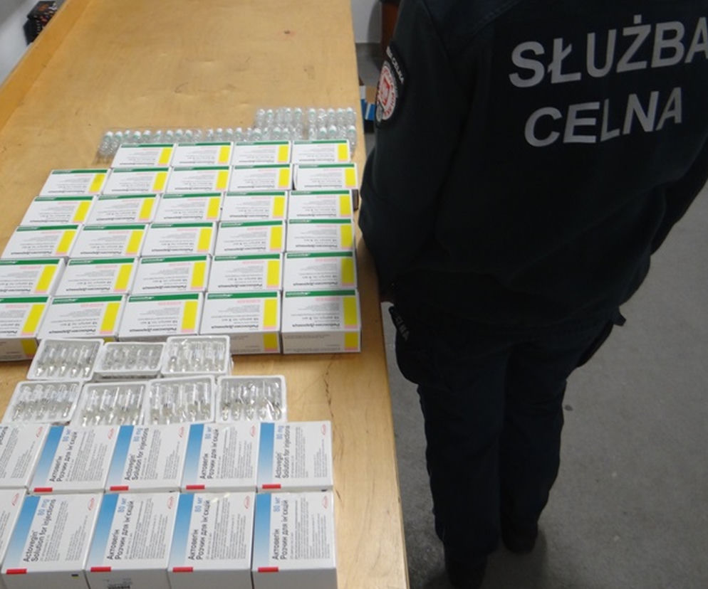 Nielegalne farmaceutyki zatrzymane na granicy w Krościenku