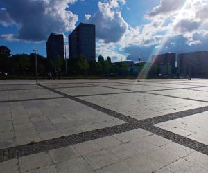 Plac przed Netto Areną przed zmianami