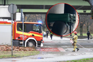 Kolejna akcja pirotechników. Tajemniczy pakunek ukryty pod wiaduktem w Warszawie