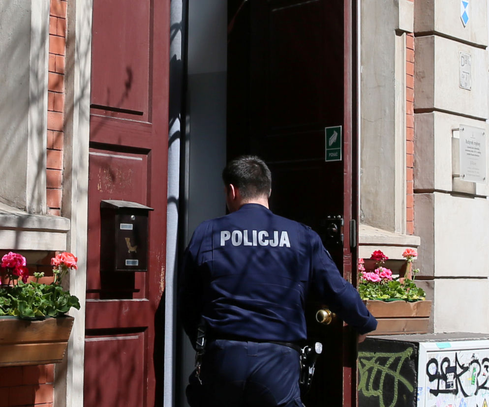 Matura 2022. Policjanci weszli do warszawskich liceów po alarmie bombowym