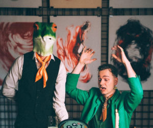 Aleksander Szalonek z nowym singlem „Poleje się krew”. To coś dla fanów Queens of the Stone Age!