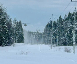 Atak zimy na Warmii i Mazurach. Do akcji wkroczył Black Hawk. Ma strącać śnieg z drzew