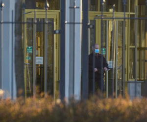 Niedzielna msza podczas kwarantanny w kościele zbudowanym przed Tadeusza Rydzyka