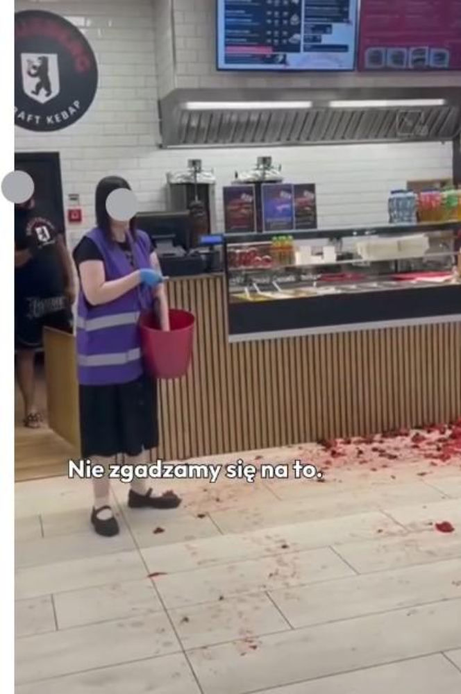 Aktywiści zaatakowali kebab związany z Filipem Chajzerem